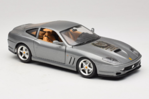 Ferrari 550 Maranello 25 Jahre Ferrari Model Club Hõbe 2. Versioon Bburago 1:18 3064-S1 Metall - pilt 6/8