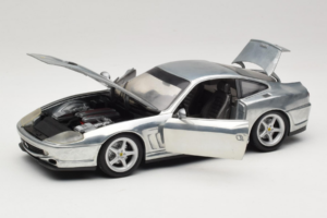 Ferrari 550 Maranello Chrome Silver Hot Wheels 1:18 25740 Metall - pilt 2/8
