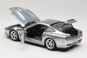 Ferrari 550 Maranello Chrome Silver Hot Wheels 1:18 25740 Metall - pilt 5/8