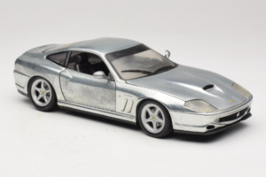 Ferrari 550 Maranello Chrome Silver Hot Wheels 1:18 25740 Metall - pilt 6/8