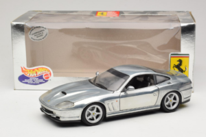 Ferrari 550 Maranello Chrome Silver Hot Wheels 1:18 25740 Metall - pilt 8/8