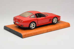 Ferrari 550 Maranello Technik Museum Speyer Edition Bburago 1:18 B001 Metall - pilt 3/8