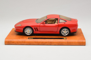 Ferrari 550 Maranello Technik Museum Speyer Edition Bburago 1:18 B001 Metall - pilt 4/8