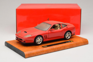Ferrari 550 Maranello Technik Museum Speyer Edition Bburago 1:18 B001 Metall - pilt 8/8