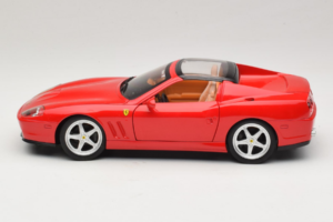 Ferrari 575M Superamerica Punane Hot Wheels 1:18 J2858 Metall - pilt 4/8