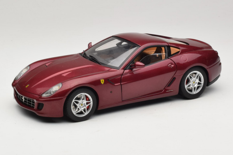 Ferrari 599 GTB Fiorano Tumepunane Hot Wheels 1:18 M1200 Metall