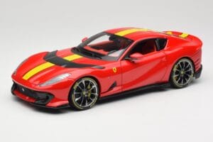 Ferrari 812 Competizione Rosso Corsa Kollaste Triipudega Bburago 1:18 18-16915 Metall
