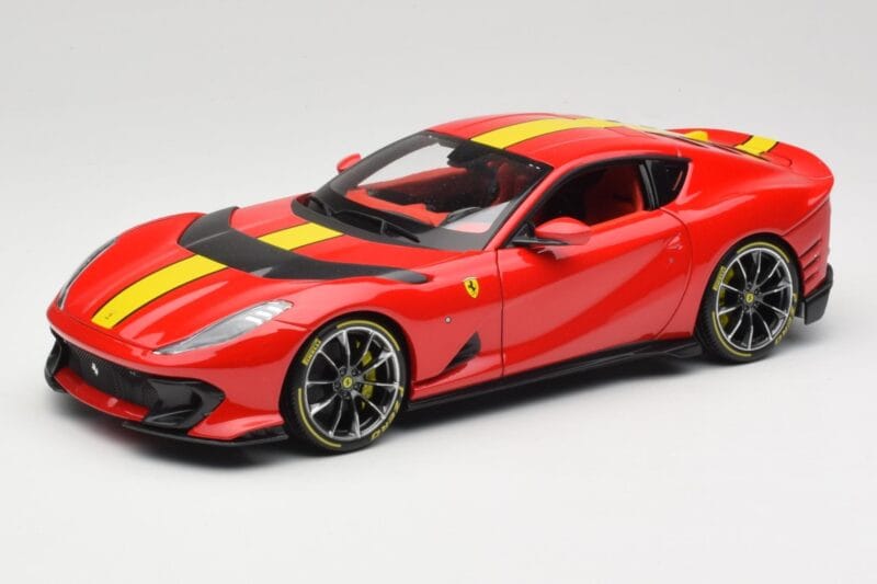 Ferrari 812 Competizione Rosso Corsa Kollaste Triipudega Bburago 1:18 18-16915 Metall