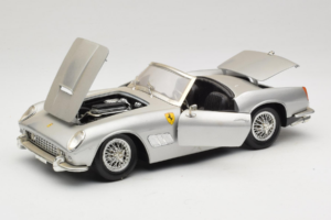 Ferrari California Kabriolett Hõbe Tonka 1:18 01109-S1 Metall - pilt 2/8