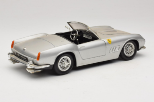 Ferrari California Kabriolett Hõbe Tonka 1:18 01109-S1 Metall - pilt 3/8