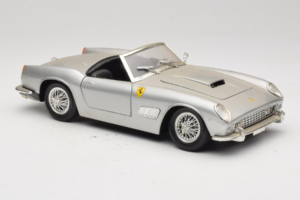 Ferrari California Kabriolett Hõbe Tonka 1:18 01109-S1 Metall - pilt 6/8