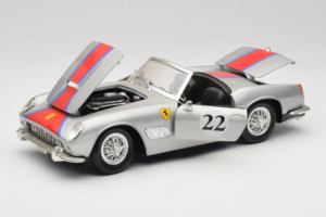Ferrari California #22 Hõbe Punane Triip 1966 Tonka 1:18 01109-S2 Metall - pilt 2/8