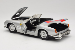 Ferrari California #22 Hõbe Punane Triip 1966 Tonka 1:18 01109-S2 Metall - pilt 5/8