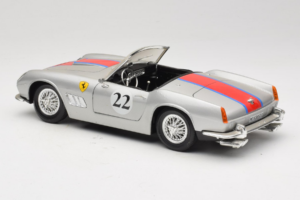 Ferrari California #22 Hõbe Punane Triip 1966 Tonka 1:18 01109-S2 Metall - pilt 7/8