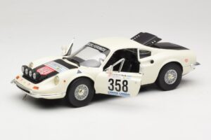 Ferrari Dino 246 GT Valge Anson 1:18 3580 Metall - pilt 2/8
