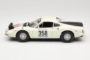 Ferrari Dino 246 GT Valge Anson 1:18 3580 Metall - pilt 4/8