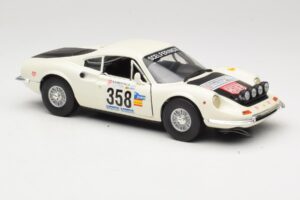 Ferrari Dino 246 GT Valge Anson 1:18 3580 Metall - pilt 6/8