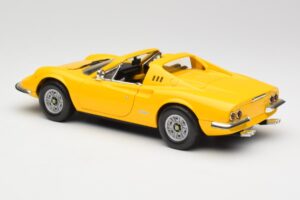 Ferrari Dino 246 GTS Kollane Hot Wheels 1:18 23920 Metall - pilt 7/8