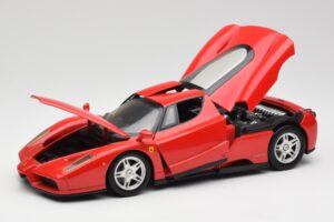 Ferrari Enzo Punane Hot Wheels 1:18 56293 Metall - pilt 2/8