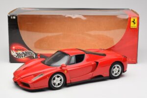 Ferrari Enzo Punane Hot Wheels 1:18 56293 Metall - pilt 8/8
