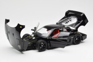 Ferrari F40 Must Kyosho 1:18 08416BK Metall - pilt 2/10