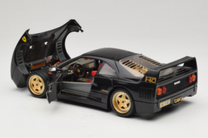 Ferrari F40 Must Kuldiste Ratastega Bburago 1:18 3032-B2 Metall - pilt 5/8