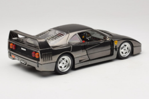 Ferrari F40 Chrome Black Bburago 1:18 3401-B1 Metall - pilt 3/8