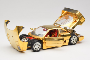 Ferrari F40 Chrome Gold Limited Edition 250 pcs Bburago 1:18 3332-G1 Metall - pilt 2/8