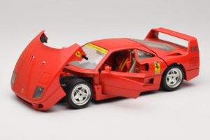 Ferrari F40 Club Deutschland Punane Bburago 1:18 3032-L3 Metall - pilt 2/8