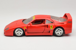 Ferrari F40 Club Deutschland Punane Bburago 1:18 3032-L3 Metall - pilt 4/8