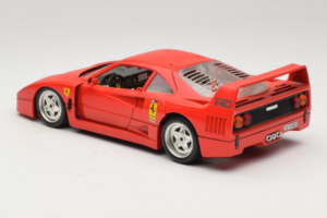 Ferrari F40 Club Deutschland Punane Bburago 1:18 3032-L3 Metall - pilt 7/8