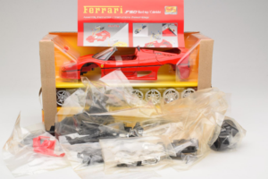 Ferrari F40 Punane Model Kit Maisto 1:18 39822 Metall - pilt 2/2