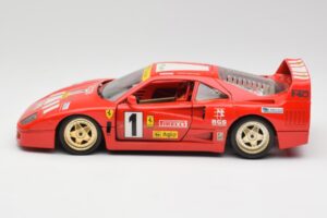 Ferrari F40 Evoluzione Bburago 1:18 3042 Metall - pilt 4/8