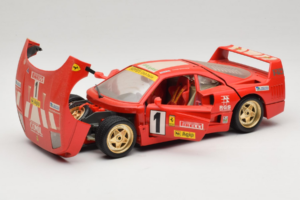 Ferrari F40 Evoluzione #1 Pirelli Punane 1992 Bburago 1:18 3042-P1 Metall - pilt 2/8