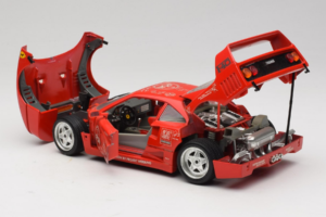 Ferrari F40 Evoluzione FC Nürnberg Special Edition Punane Bburago 1:18 3042-FCN Metall - pilt 5/8