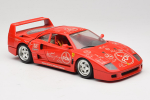 Ferrari F40 Evoluzione FC Nürnberg Special Edition Punane Bburago 1:18 3042-FCN Metall - pilt 6/8