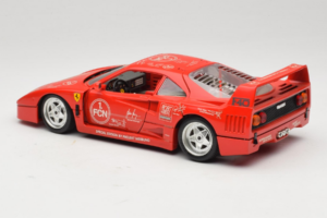 Ferrari F40 Evoluzione FC Nürnberg Special Edition Punane Bburago 1:18 3042-FCN Metall - pilt 7/8
