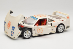 Ferrari F40 #1 Expert Valge 1987 Bburago 1:18 3332-W2 Metall - pilt 2/8