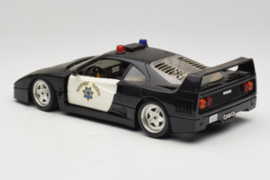 Ferrari F40 Highway Patrol Must Valge Bburago 1:18 3022-H1 Metall - pilt 7/8