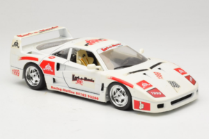 Ferrari F40 Kart-o-Mania Valge Bburago 1:18 3332-W3 Metall - pilt 6/8