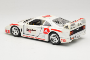 Ferrari F40 Kart-o-Mania Valge Bburago 1:18 3332-W3 Metall - pilt 7/8