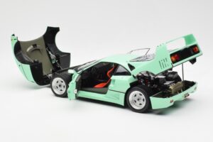 Ferrari F40 Mündi Roheline Kyosho 1:18 08416MG Metall - pilt 7/10