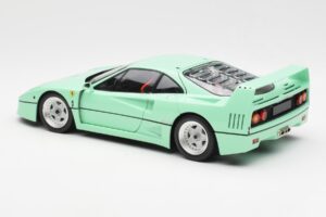 Ferrari F40 Mündi Roheline Kyosho 1:18 08416MG Metall - pilt 9/10