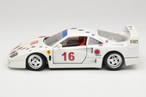 Ferrari F40 #16 Borsenmodells Valge Limited Edition 333 pcs 1987 Bburago 1:18 3332-W1 Metall - pilt 4/8