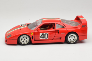 Ferrari F40 #40 Punane Itaalia Lipuga Bburago 1:18 3032-P1 Metall - pilt 4/8