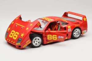 Ferrari F40 LM #86 Ch. Pozzi IMSA 24 Hours of Le Mans 1985 Punane Bburago 1:18 3332-P6 Metall - pilt 2/8