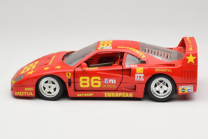 Ferrari F40 LM #86 Ch. Pozzi IMSA 24 Hours of Le Mans 1985 Punane Bburago 1:18 3332-P6 Metall - pilt 4/8