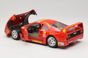 Ferrari F40 LM #86 Ch. Pozzi IMSA 24 Hours of Le Mans 1985 Punane Bburago 1:18 3332-P6 Metall - pilt 5/8