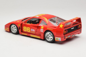 Ferrari F40 LM #86 Ch. Pozzi IMSA 24 Hours of Le Mans 1985 Punane Bburago 1:18 3332-P6 Metall - pilt 7/8