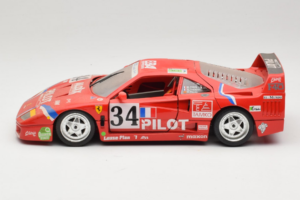 Ferrari F40 LM Pilot #34 Ferte / Thavenin / Palau 24 Hours of Le Mans 1995 Punane Bburago 1:18 3032-P3 Metall - pilt 4/8